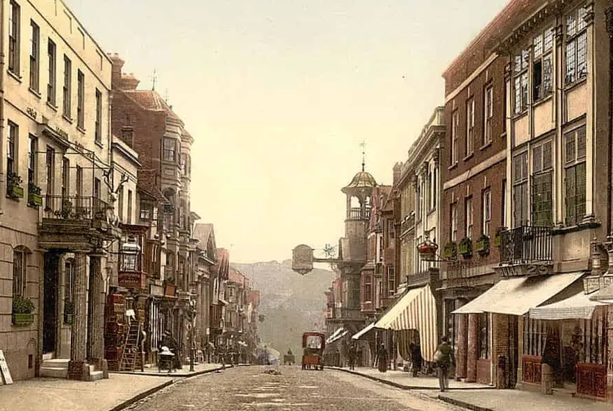 Old-photo-of-the-High-Street-Guildford